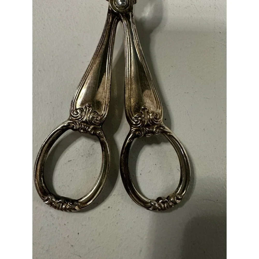 Vintage Gorham Heritage Silverplate Salad Fruit Tongs Server.